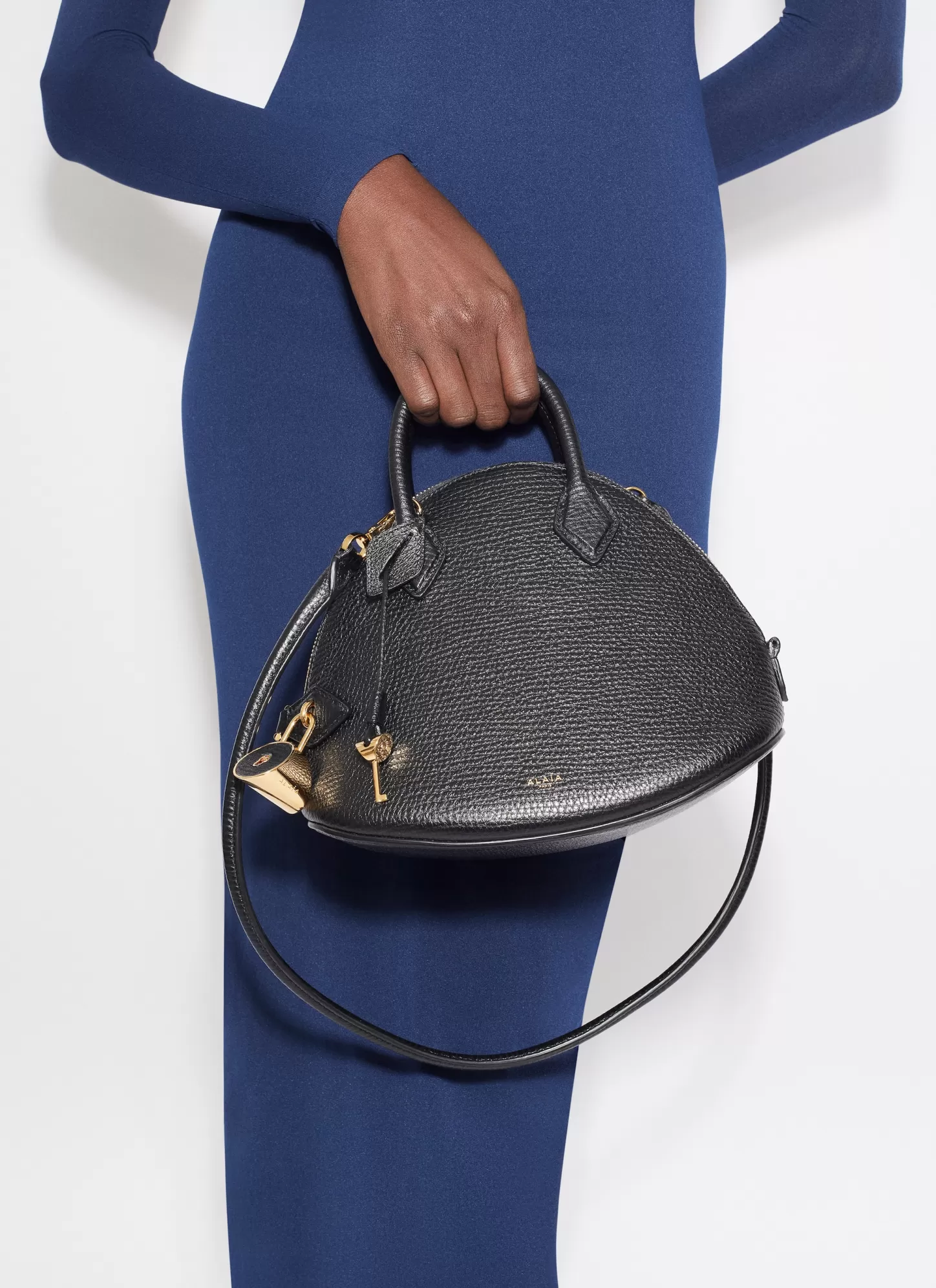 Alaïa DOME 25 BAG IN CALFSKIN Black Discount