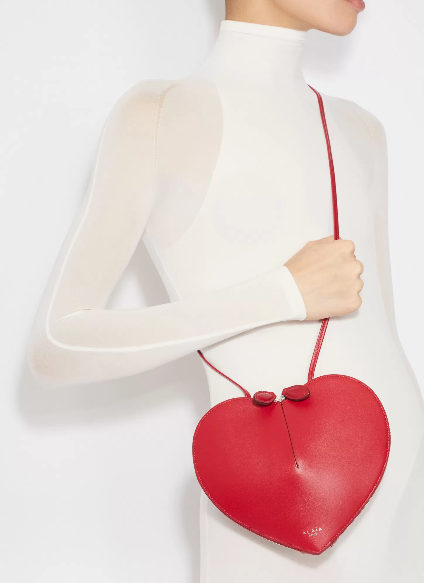 Alaïa Le Cœur Bag In Calfskin Lacquer Red New