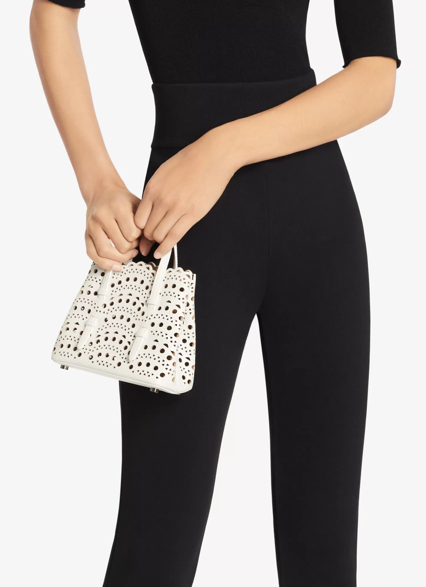 Alaïa Mina 16 Bag In Vienne Wave Calfskin Optic White Best Sale