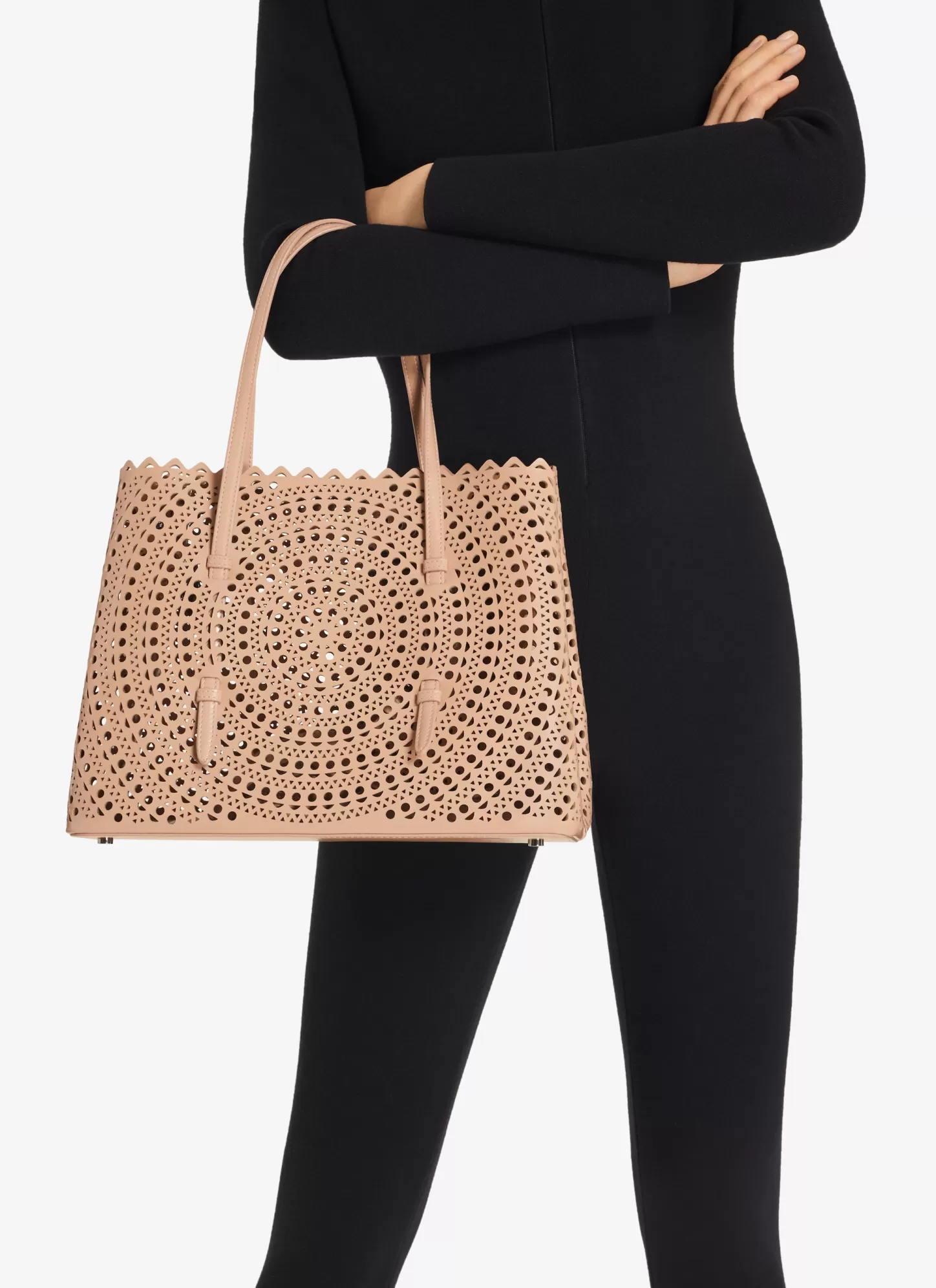 Alaïa MINA 32 BAG IN VIENNE CALFSKIN Sandy Clearance