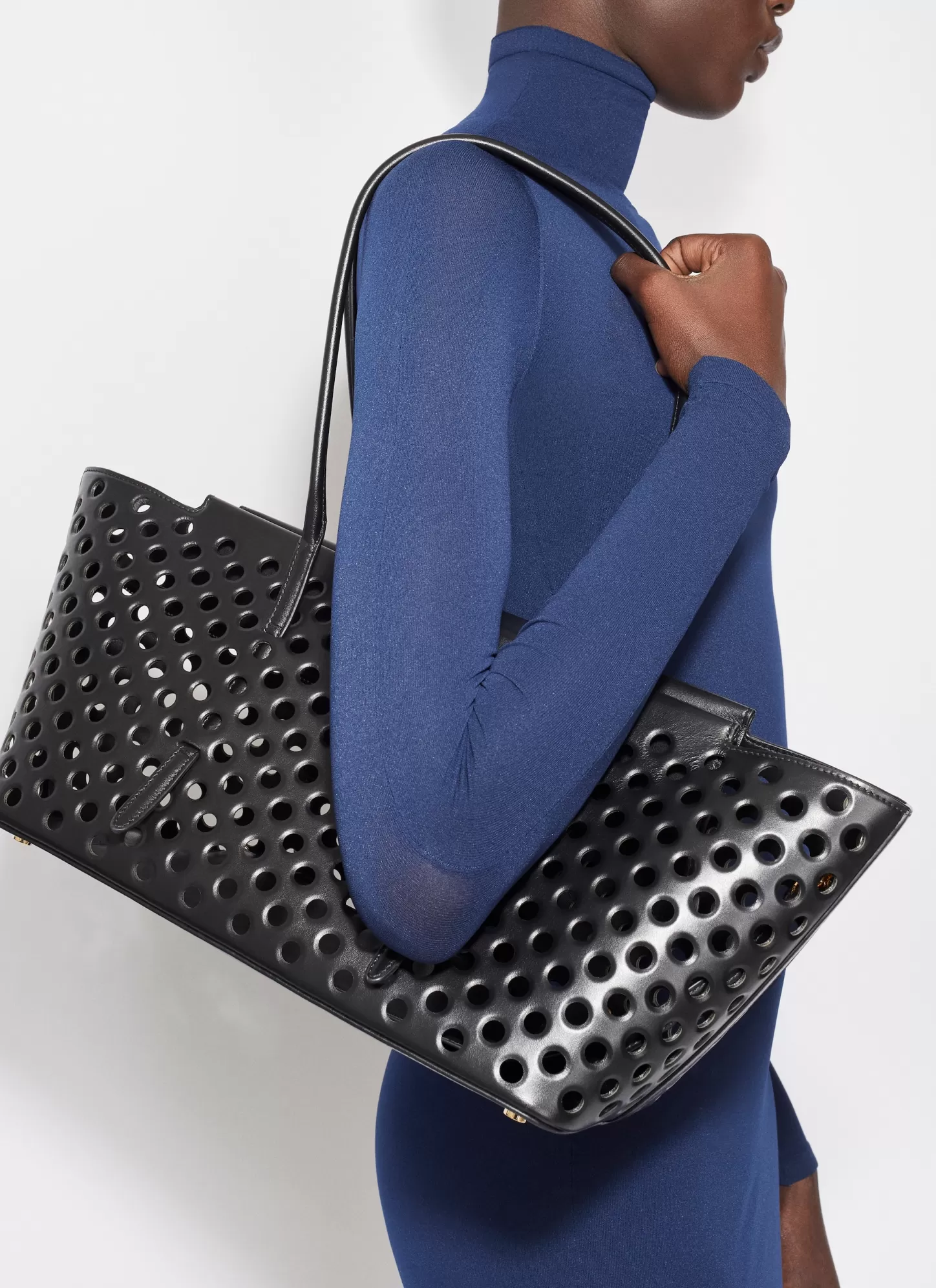 Alaïa NEO MINA 32 BAG IN PERFORATED CALFSKIN Black Outlet