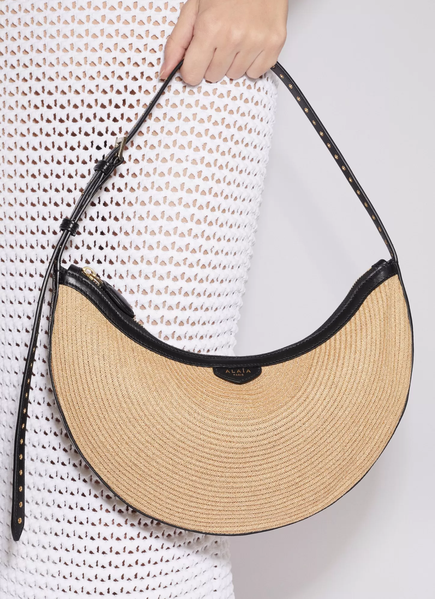 Alaïa ONE PIECE DEMI LUNE BAG IN PAPER STRAW Natural Store