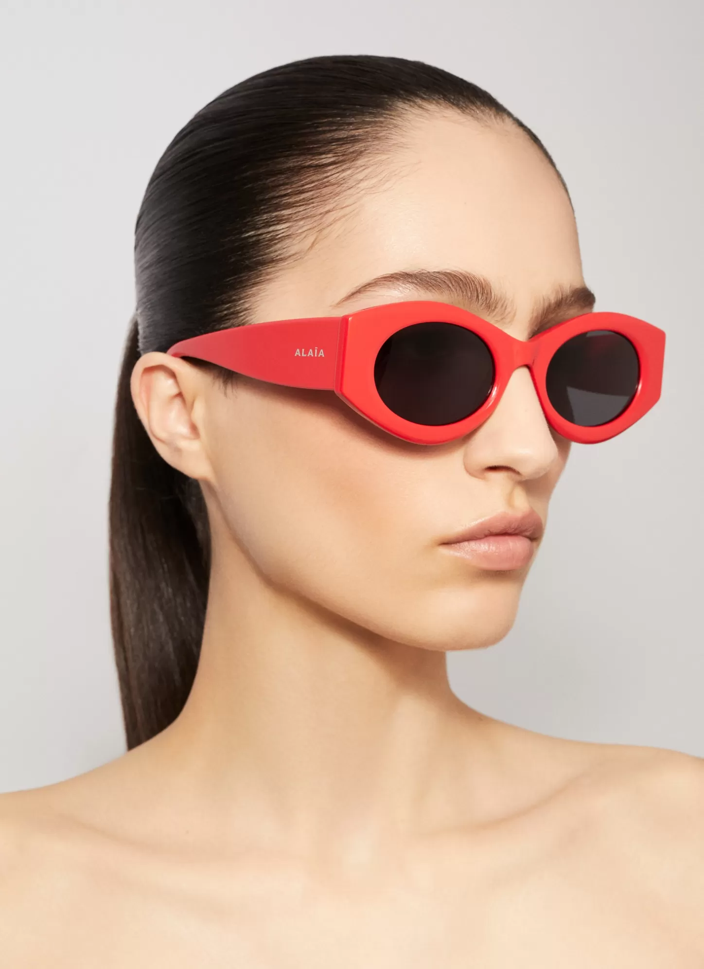 Alaïa OVAL SUNGLASSES Red Outlet